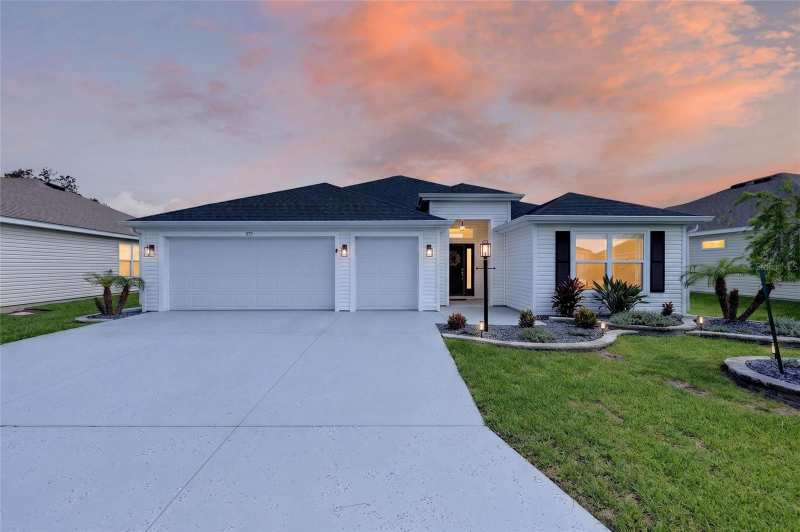 3 bedroom Single Family Residence at 879 Morley Avenue, Villages/West Lake Un #74, The Villages — photo 1