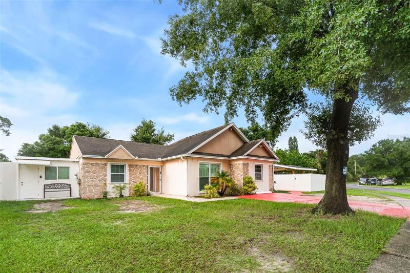 4 bedroom Single Family Residence at 8903 Camino Villa, Pebblebrook, Tampa — photo 4