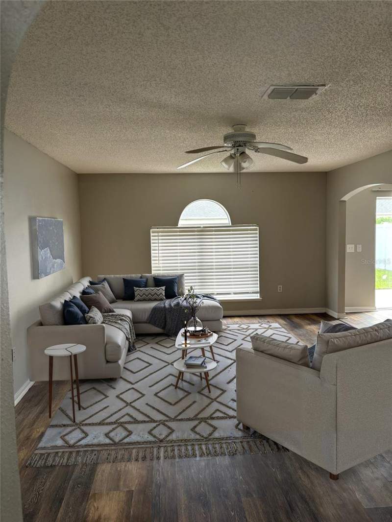 4 bedroom Single Family Residence at 11102 Summer Star Drive, South Fork Unit 4, Riverview — photo 2