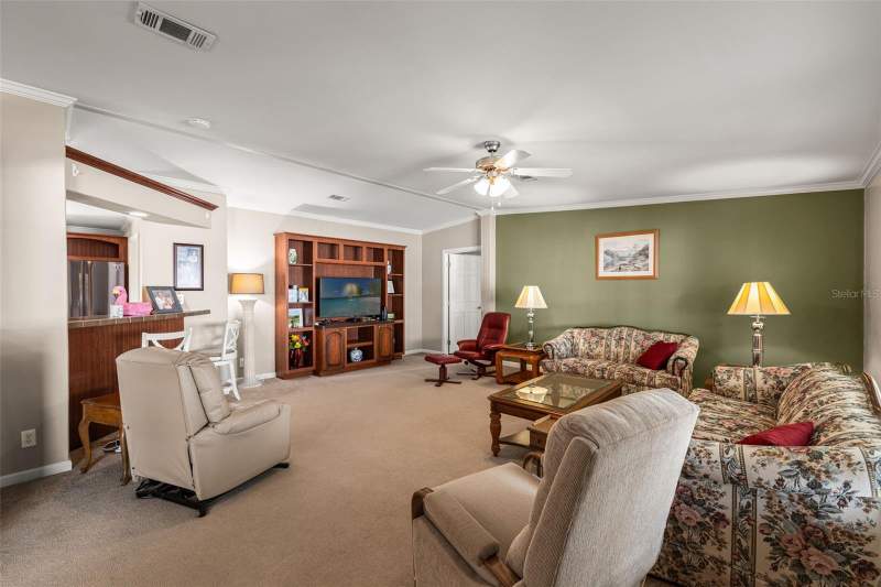 3 bedroom Manufactured Home at 82085 1st Avenue #85, Golden Gate Mobile Home Park Unrec, Pinellas Park — photo 2