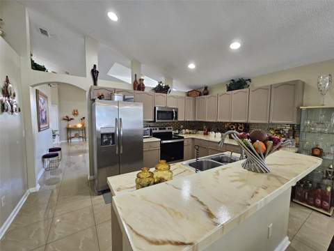 15601 Autumn Glen Avenue, Clermont FL - photo 8 of 30