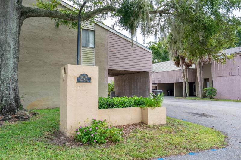 Errol Oaks Condo