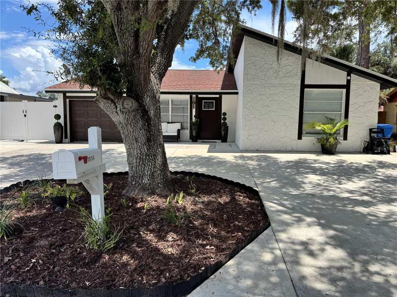 3 bedroom Single Family Residence at 10114 Briarwick Court, Timberlane Sub Unit 4, Tampa — photo 1