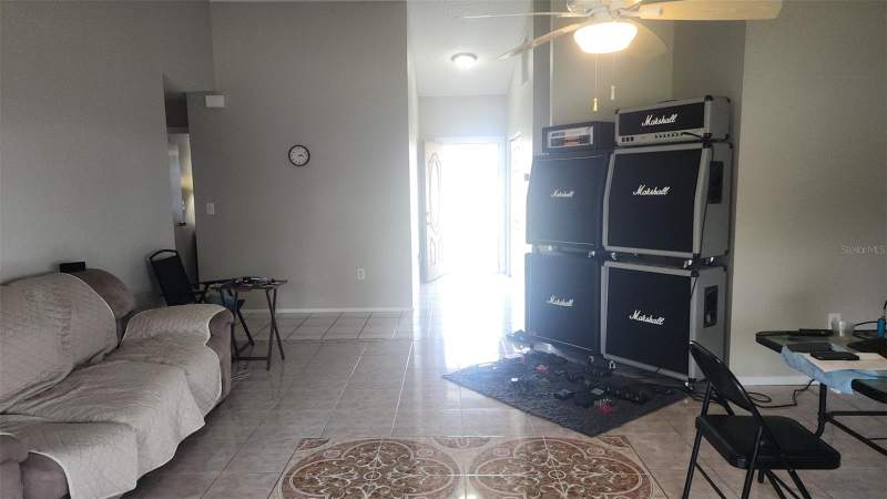 3 bedroom Single Family Residence at 811 Savona Place, Poinciana Village 2 Nbhd 1, Kissimmee — photo 5