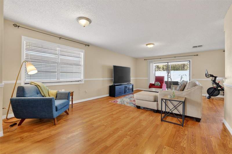 3 bedroom Townhouse at 5215 Corvette Drive, Le Clare Shores, Tampa — photo 3