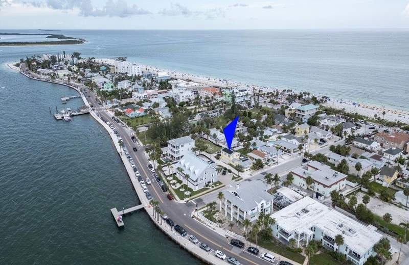 5 bedroom Single Family Residence at 102 11th Avenue, Morey Beach, St Pete Beach — photo 3