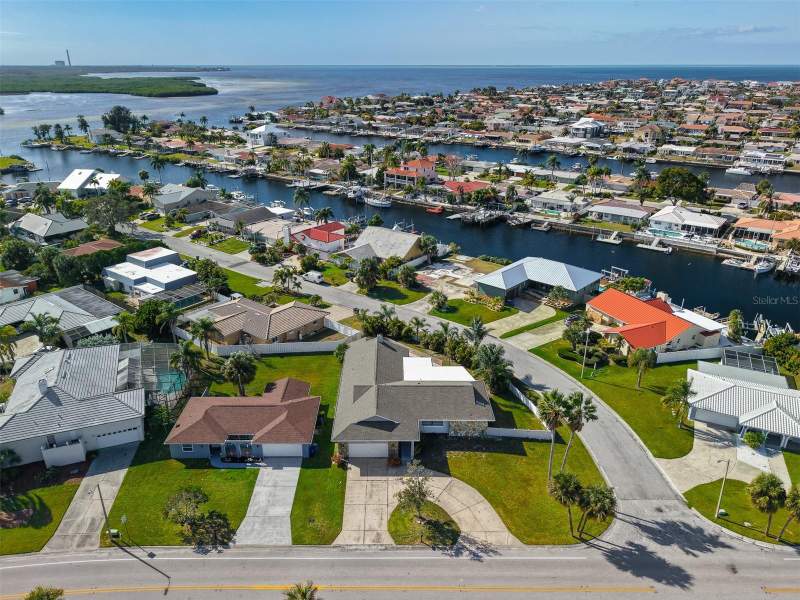 4 bedroom Single Family Residence at 3848 Topsail Trail, Flor A Mar, New Port Richey — photo 4