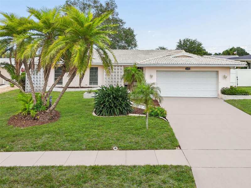 3 bedroom Single Family Residence at 14363 Neptune Road, Imperial Point, Seminole — photo 1