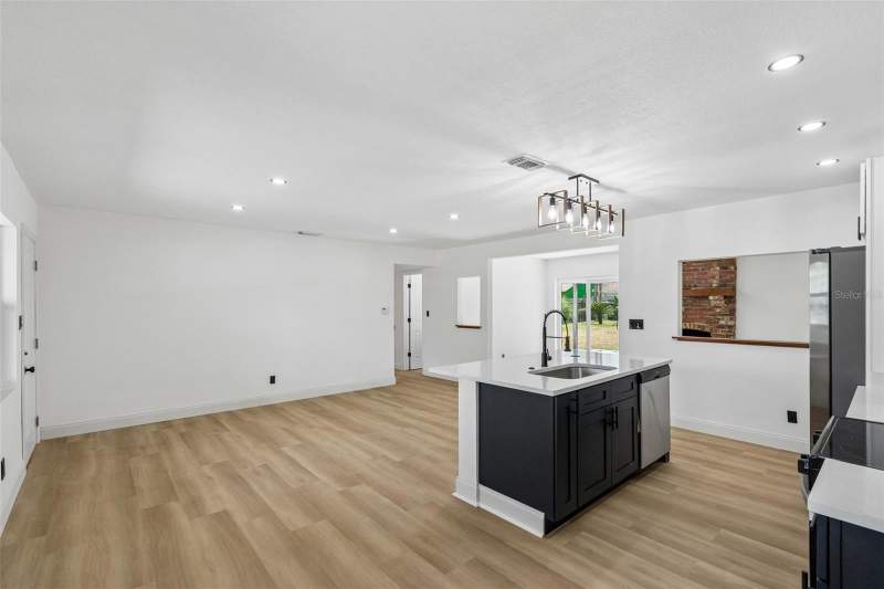 4 bedroom Single Family Residence at 3500 Sutton Drive, Magnolia Estates, Orlando — photo 5