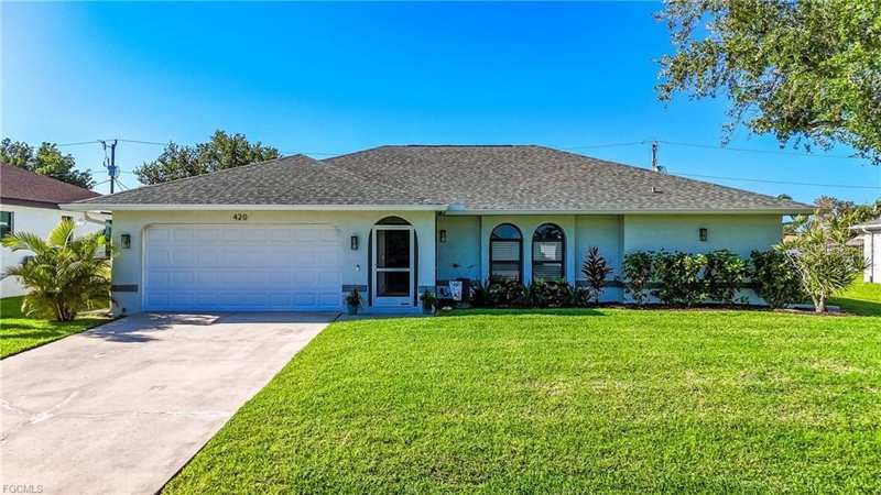 3 bedroom Single Family Residence at 420 SW 37th Street, Cape Coral, Cape Coral — photo 1