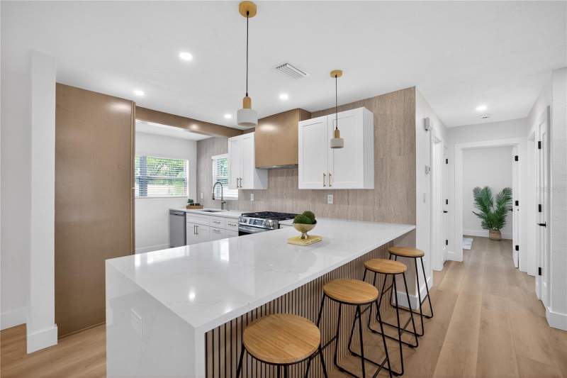 3 bedroom Single Family Residence at 2091 62ND PLACE, COLLEGE PARK, ST PETERSBURG — photo 5