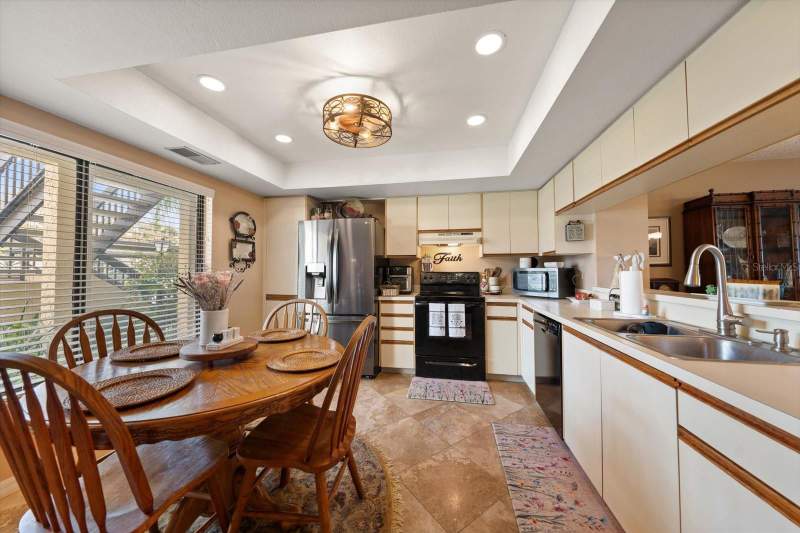 2 bedroom Condominium at 1801 E Lake Road #10D, El Pasado A Condo, Palm Harbor — photo 5