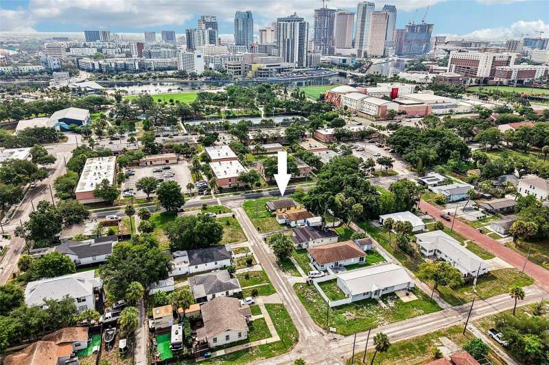 2 bedroom Single Family Residence at 1002 W Nassau Street, Munros & Clewiss Add, Tampa — photo 1