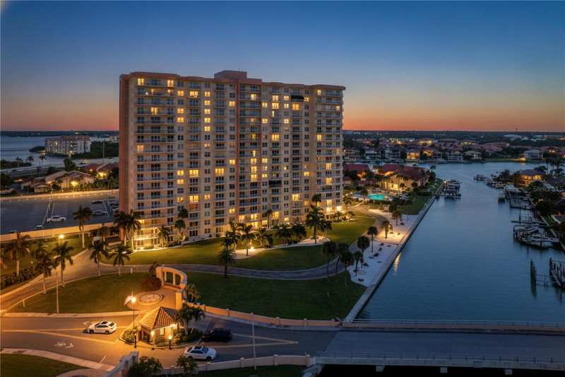 2 bedroom Condominium at 4900 Brittany Drive #313, Bayway Isles Point Brittany Six, St Petersburg — photo 1