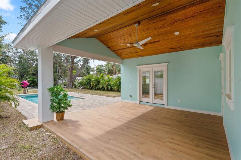 3 bedroom Single Family Residence at 1061 Sedeeva Street, Floridena, Clearwater — photo 4