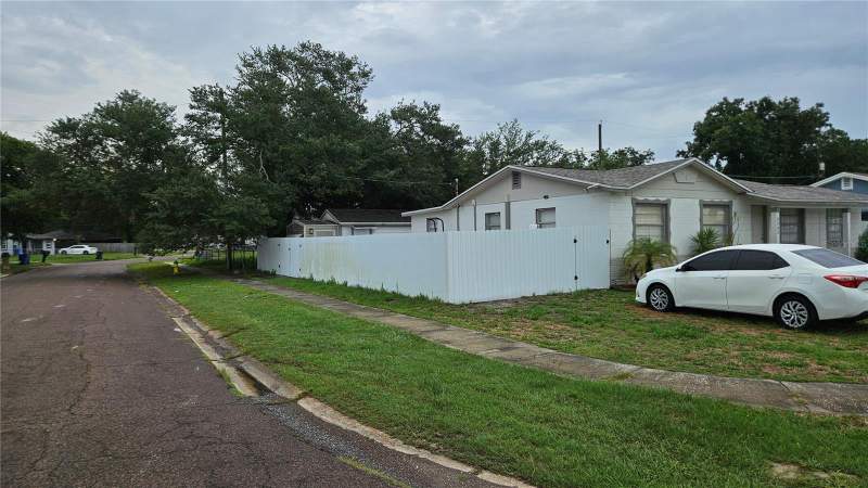 4 bedroom Single Family Residence at 3502 Libby Loop, Sanson Park Unit 5, Tampa — photo 3
