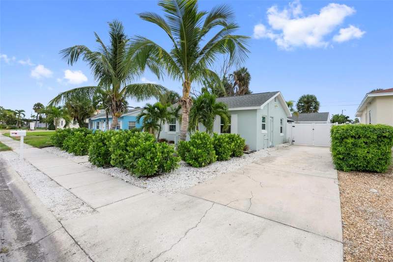 3 bedroom Single Family Residence at 450 78th Avenue, North Unit 1, St Pete Beach — photo 2