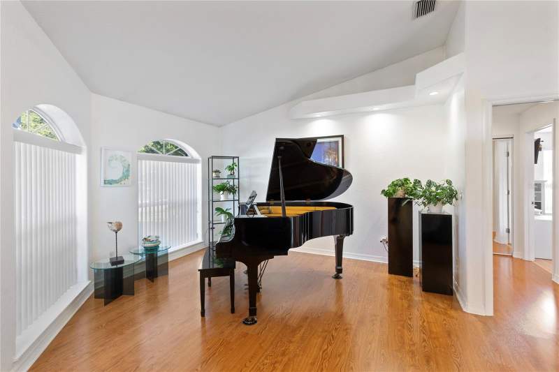 4 bedroom Single Family Residence at 2972 Glenpark Road, Eniswood-Unit Ii-B, Palm Harbor — photo 4