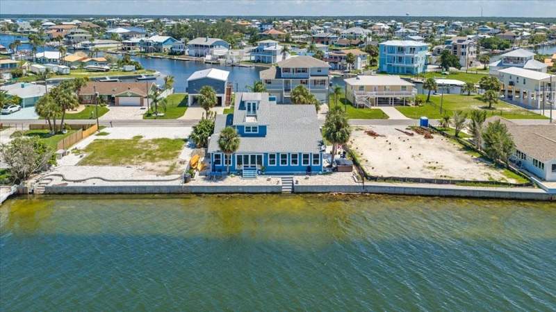 3 bedroom Single Family Residence at 3200 Gulf Winds Circle, Gulf Coast Ret, Hernando Beach — photo 2