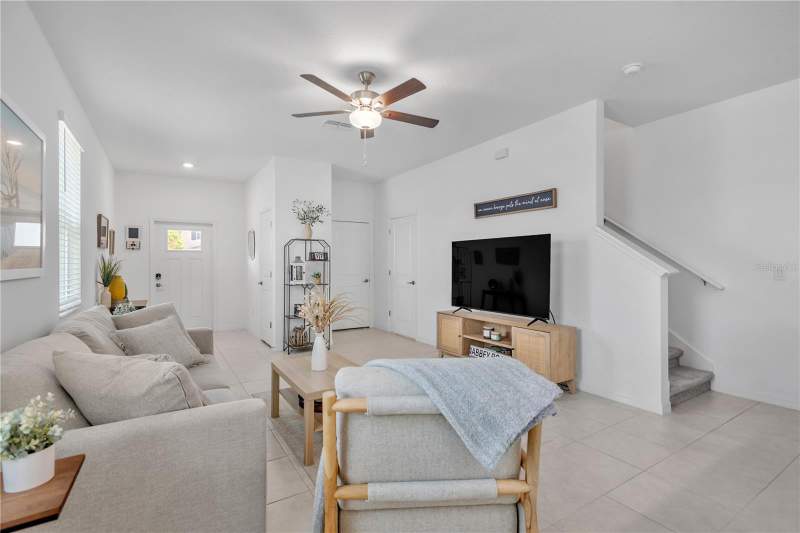 2 bedroom Townhouse at 6033 Acara Lane, Townes/Lk Thomas Ph 1, Land O Lakes — photo 3
