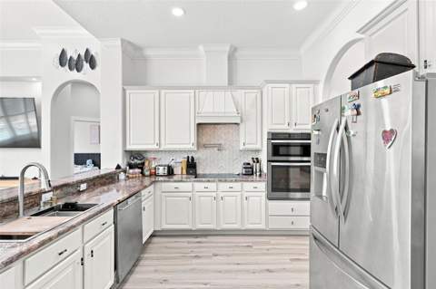 7746 Debeaubien Drive, Orlando FL - photo 9 of 44