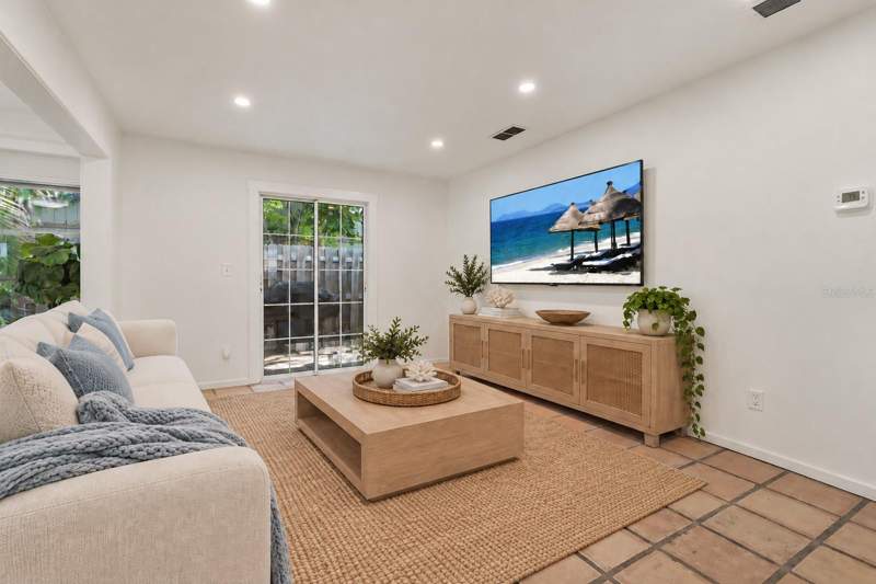 3 bedroom Single Family Residence at 2142 Waldemere Street, La Linda Terrace, Sarasota — photo 3
