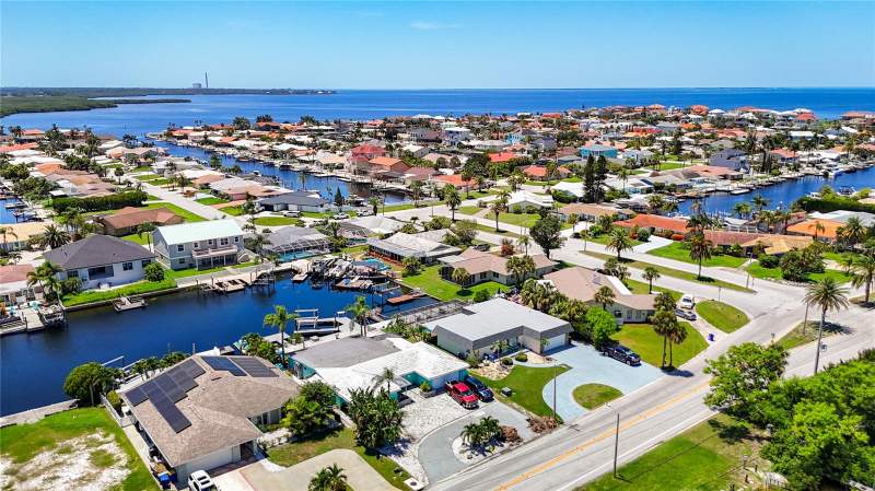 4 bedroom Single Family Residence at 3516 Floramar Terrace, Flor A Mar, New Port Richey — photo 3