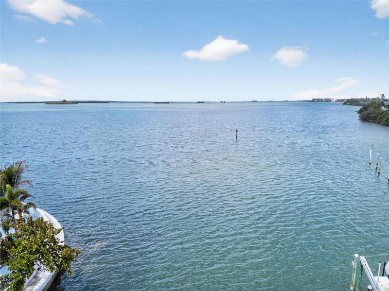 3 bedroom Single Family Residence at 1866 Venetian Point Drive, Venetian Point, Clearwater — photo 3