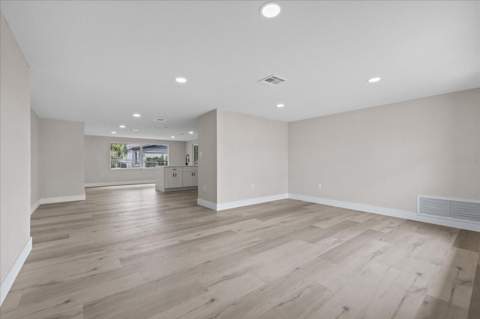 9401 Glen Moor Lane, Port Richey FL - photo 10 of 44