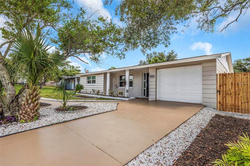 3 bedroom Single Family Residence at 6200 Emerald Drive, Golden Heights, New Port Richey — photo 2