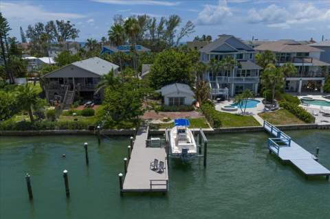 8405 Bayshore Drive, Treasure Island FL - photo 10 of 53