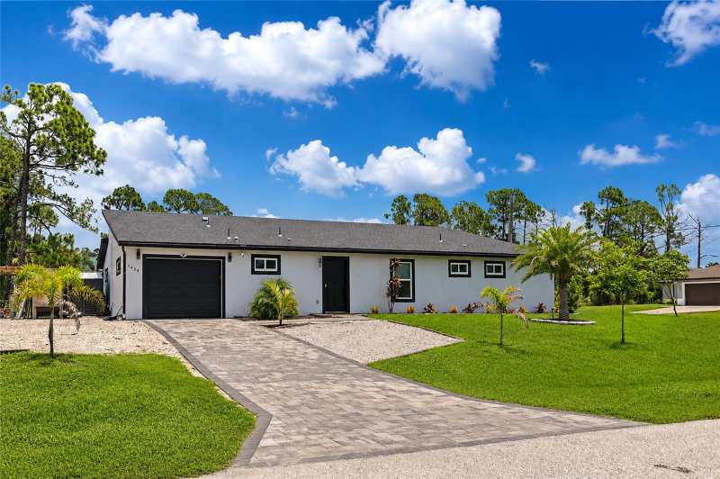 3 bedroom Single Family Residence at 1458 E Hallmark Boulevard, Port Charlotte Sub 33, North Port — photo 1