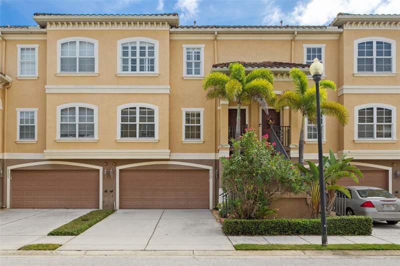 3 bedroom Townhouse at 6522 Sand Shore Lane, Reserve At Sea Forest, New Port Richey — photo 2