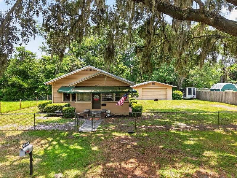 2 bedroom Single Family Residence at 18727 NW 251st Street, Gibbs & Foster Addn, High Springs — photo 2
