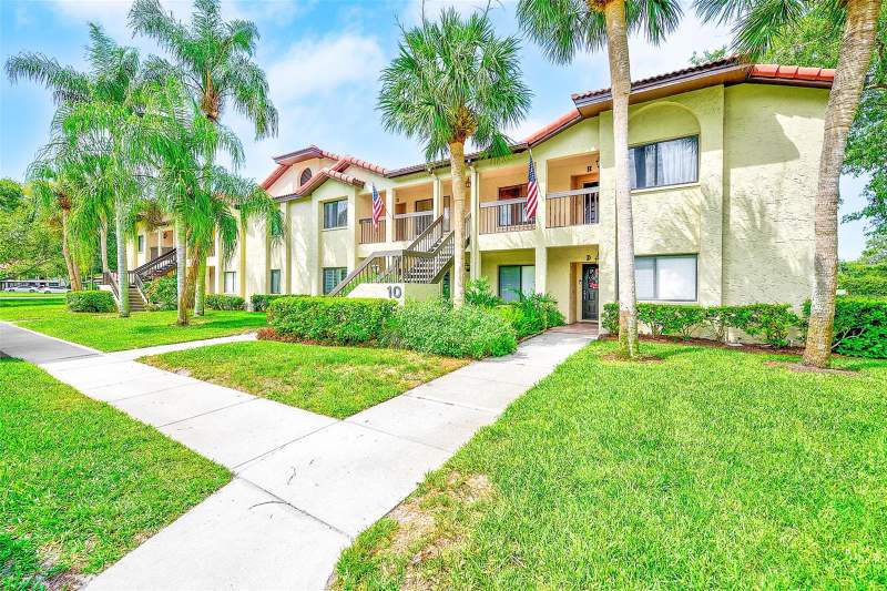 2 bedroom Condominium at 1801 E Lake Road #10F, El Pasado A Condo, Palm Harbor — photo 2