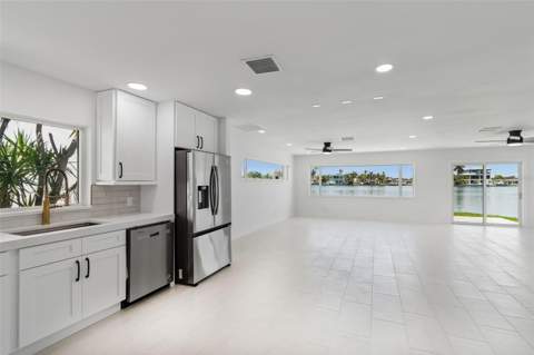 10238 Tarpon Drive, Treasure Island FL - photo 16 of 59