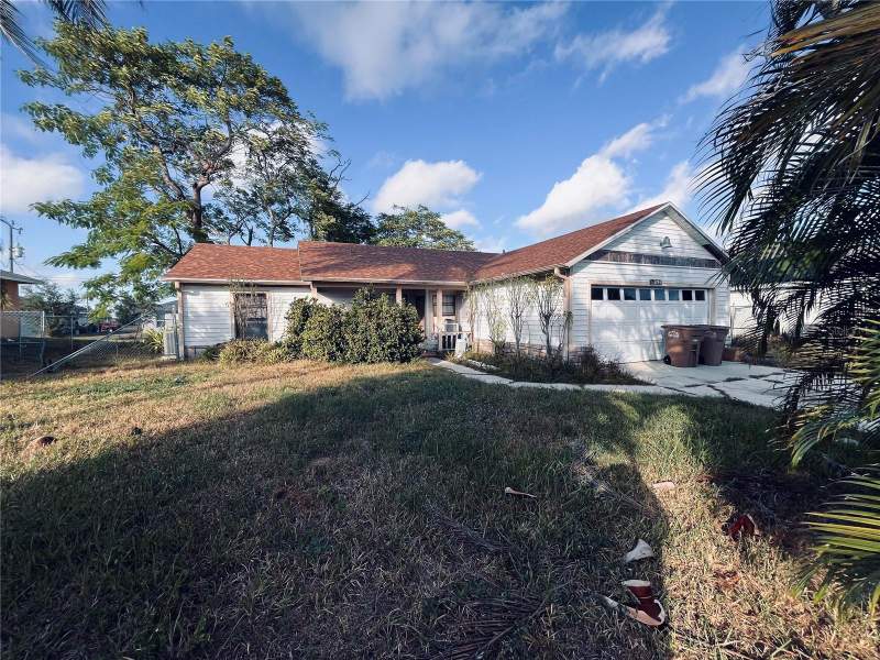 3 bedroom Single Family Residence at 2247 SW 4th Street, Cape Coral, Cape Coral — photo 2