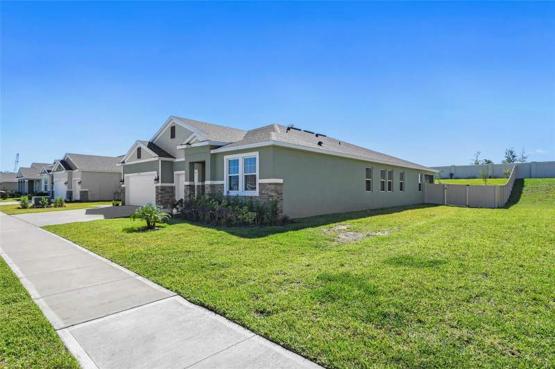 4 bedroom Single Family Residence at 17922 Hither Hills Circle, Lake Apopka Sound Ph 1, Winter Garden — photo 2