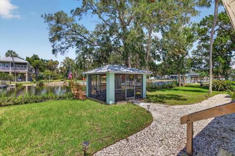 6086 Island Drive, Weeki Wachee FL - photo 8 of 68