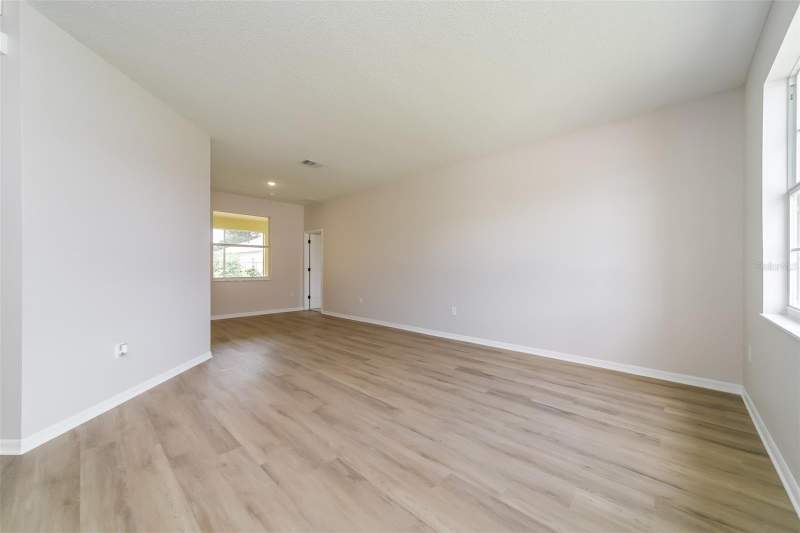 3 bedroom Single Family Residence at 539 Brentford Court, Poinciana Village 2 Nbhd 3, Kissimmee — photo 3
