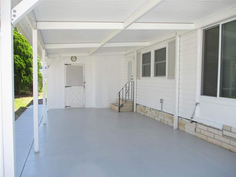 2 bedroom Mobile Home at 3734 Castle Drive, Shady Oaks Mobile Modular Estates, Zephyrhills — photo 3