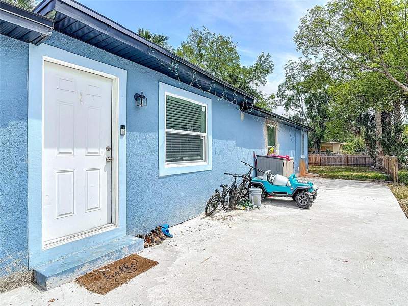 6 bedroom Half Duplex at 1403 W 13th Place, De Forests Add, Sanford — photo 2