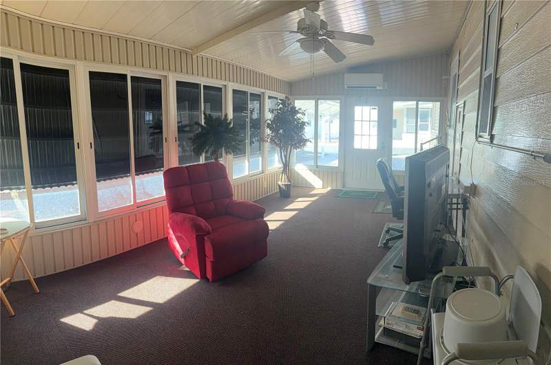 2 bedroom Manufactured Home at 3301 2nd St Boulevard #261, Dunedin, Dunedin — photo 3