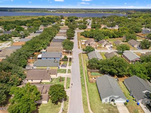 2318 Barons Court, Tavares FL - photo 6 of 6