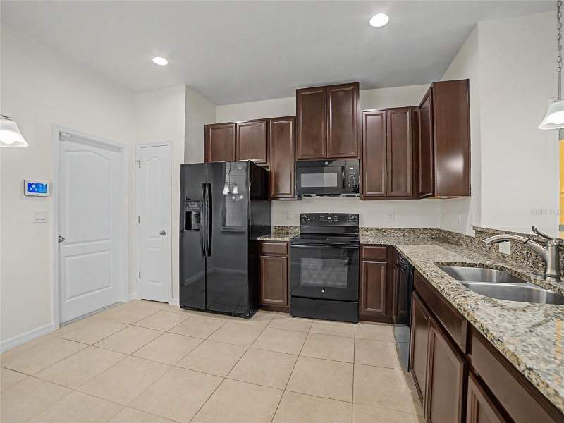 3 bedroom Townhouse at 10942 Verawood Drive, Lucaya Lake Club, Riverview — photo 3