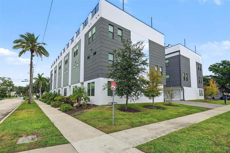 3 bedroom Townhouse at 4215 W North A Street #9, North A Street Twnhms, Tampa — photo 2