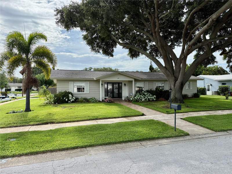2 bedroom Single Family Residence at 1853 Paradise Lane, Midway Acres, Clearwater — photo 2