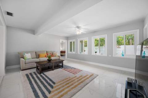 328 Bayview Drive, St Petersburg FL - photo 15 of 46