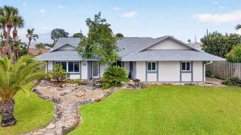 3 bedroom Single Family Residence at 333 Desoto Drive, Buena Vista Shores, New Smyrna Beach — photo 1