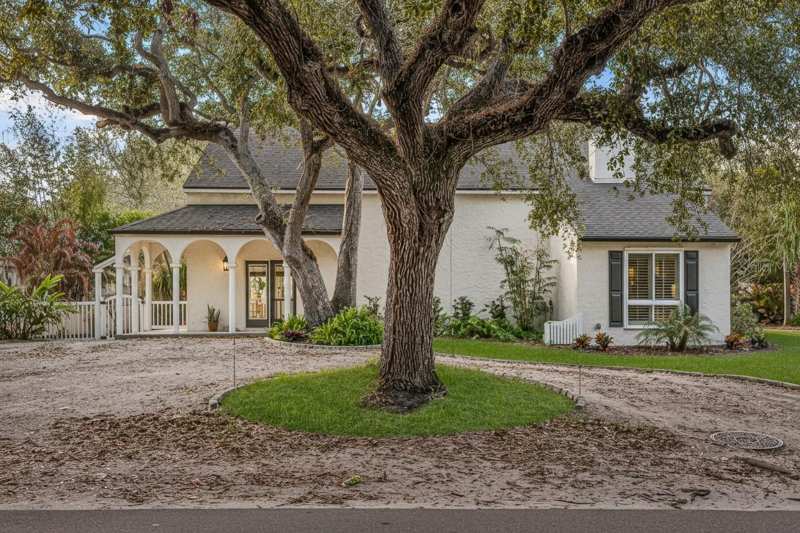3 bedroom Single Family Residence at 111 Esther Street, Assessors Walker Grant, New Smyrna Beach — photo 1